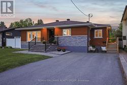 1583 MAXIME STREET Ottawa, ON K1B 3K9