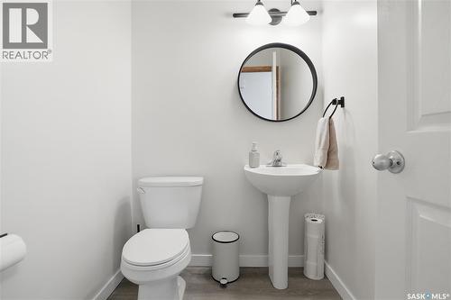 1663 Fenwick Crescent N, Regina, SK 