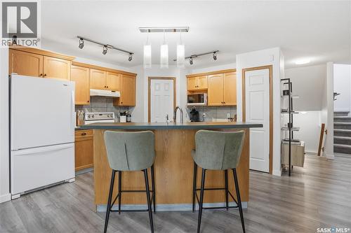 1663 Fenwick Crescent N, Regina, SK 