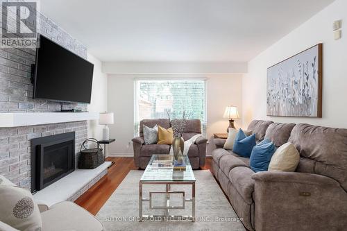 853 Kowal Drive, Mississauga, ON 