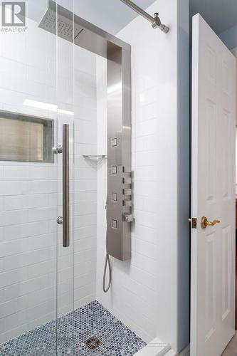 853 Kowal Drive, Mississauga, ON 