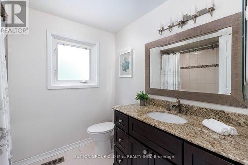 853 Kowal Drive, Mississauga, ON 