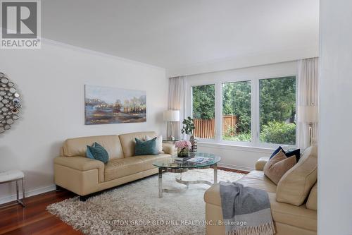 853 Kowal Drive, Mississauga, ON 