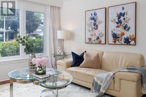 853 Kowal Drive, Mississauga, ON 