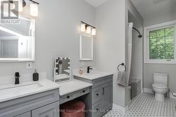 4 pc second bath main floor - 