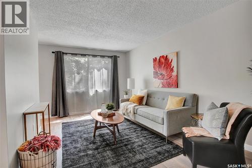 2908-2910 Preston Avenue S, Saskatoon, SK 