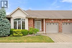 15 Oakgrove LANE Chatham, ON N7L 5R9