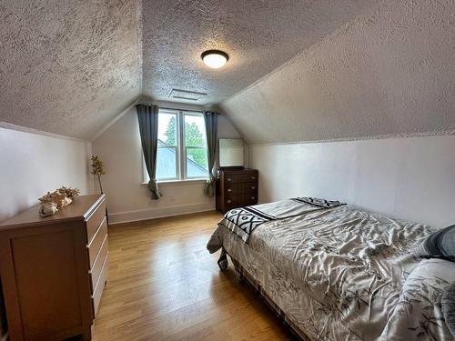 242 Empire Ave, Thunder Bay, ON 