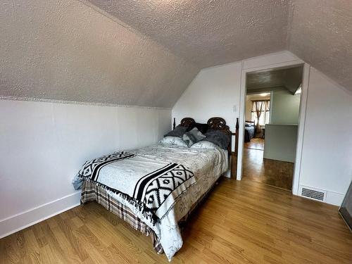 242 Empire Ave, Thunder Bay, ON 