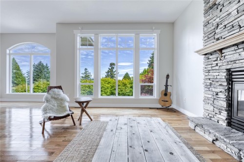 6381 Icarus Dr, Nanaimo, BC 