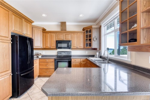 6381 Icarus Dr, Nanaimo, BC 