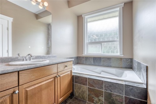 6381 Icarus Dr, Nanaimo, BC 