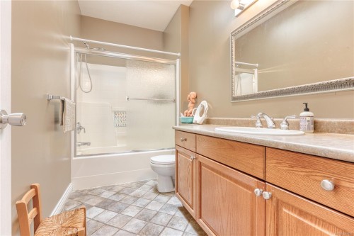 6381 Icarus Dr, Nanaimo, BC 