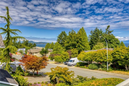 6381 Icarus Dr, Nanaimo, BC 