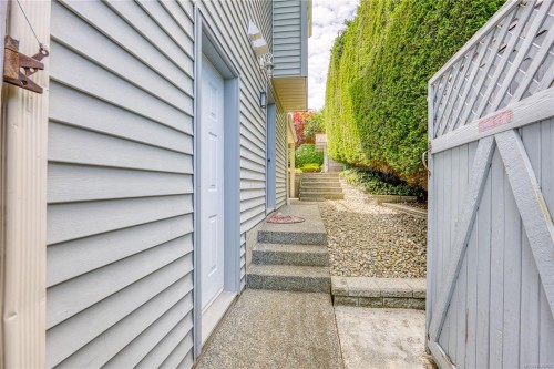 6381 Icarus Dr, Nanaimo, BC 