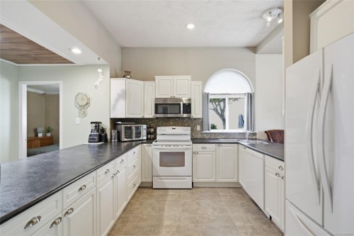 #30-677 Bunting Pl, Comox, BC 