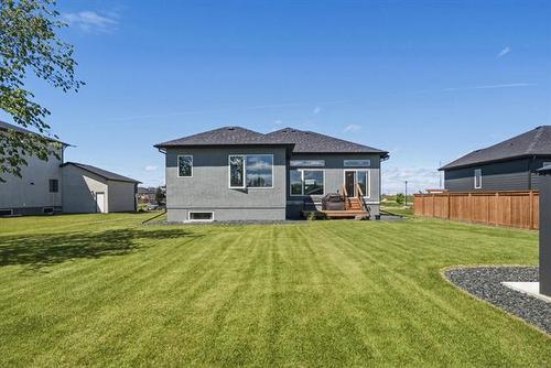 90 Taylor Farm Rd, Headingley, MB 