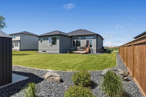 90 Taylor Farm Rd, Headingley, MB 
