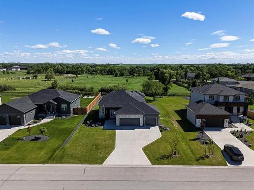 90 Taylor Farm Rd, Headingley, MB 