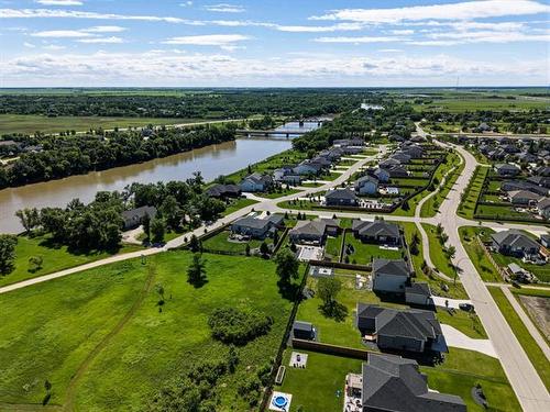 90 Taylor Farm Rd, Headingley, MB 