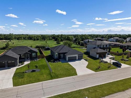 90 Taylor Farm Rd, Headingley, MB 