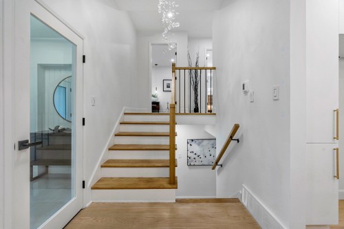 Escalier - 157 Av. Douglas-Shand, Pointe-Claire, QC 