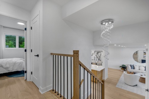 Escalier - 157 Av. Douglas-Shand, Pointe-Claire, QC 