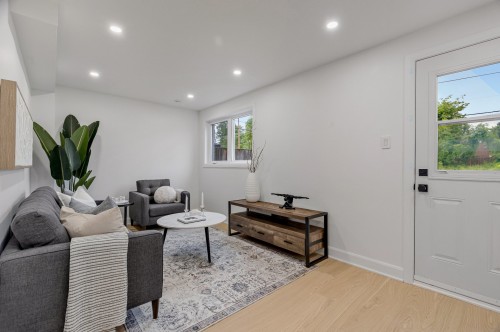 Salle familiale - 157 Av. Douglas-Shand, Pointe-Claire, QC 