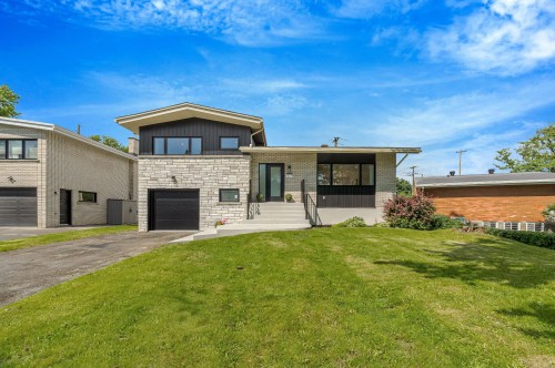 Façade - 157 Av. Douglas-Shand, Pointe-Claire, QC 