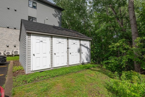 Rangement - 102-56 Rue St-Pierre, Saint-Constant, QC - Outdoor