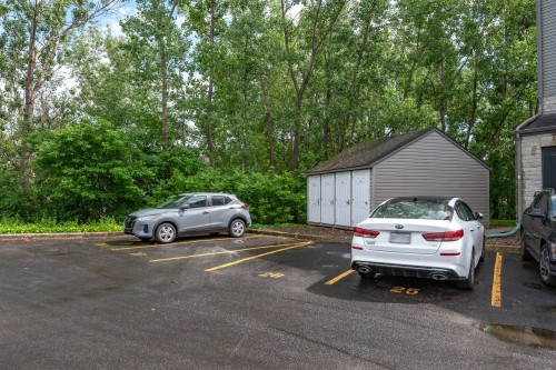 Stationnement - 102-56 Rue St-Pierre, Saint-Constant, QC - Outdoor