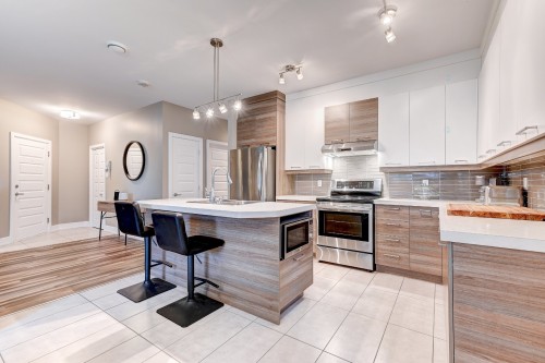 Cuisine - 102-56 Rue St-Pierre, Saint-Constant, QC - Indoor Photo Showing Kitchen With Upgraded Kitchen