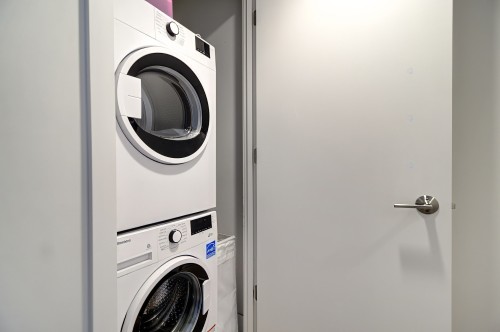 Laundry - 301-1288 Rue St-Antoine O., Montréal (Ville-Marie), QC 