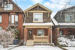 7 ARUNDEL AVENUE Toronto, ON M4K 3A1