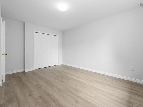186 Avenue Du Portage, Dartmouth, NS 