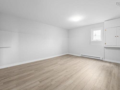 186 Avenue Du Portage, Dartmouth, NS 