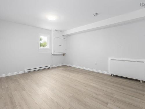 186 Avenue Du Portage, Dartmouth, NS 
