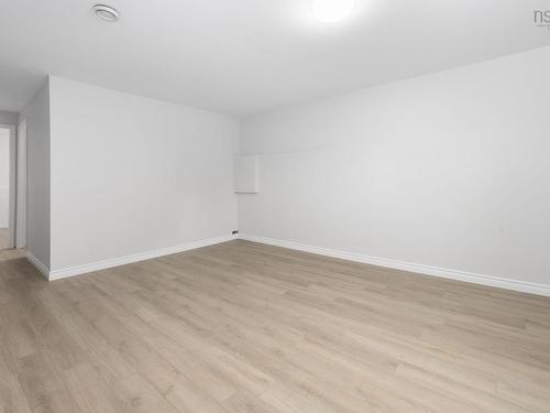 186 Avenue Du Portage, Dartmouth, NS 