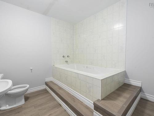 186 Avenue Du Portage, Dartmouth, NS 