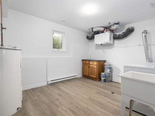 186 Avenue Du Portage, Dartmouth, NS 