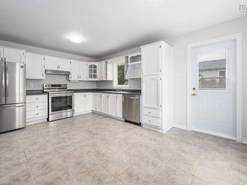 186 Avenue Du Portage, Dartmouth, NS 