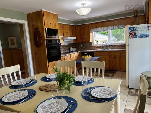 11 Ells Lane, Advocate Harbour, NS 