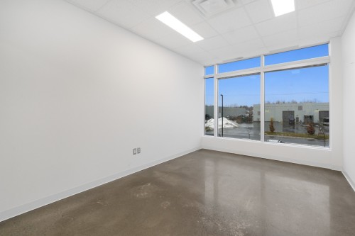 Office - E-2490 Rue Alfred-Nobel, Drummondville, QC 