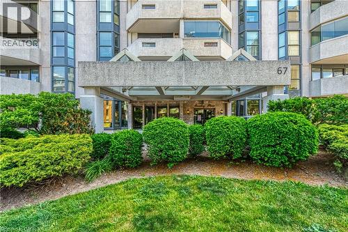 67 CAROLINE Street S Unit# 203  Hamilton, ON L8P 3K6