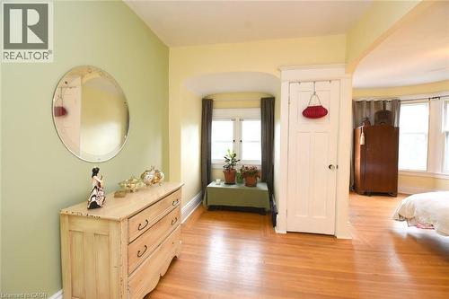 28 St Clair Avenue, Hamilton, ON 