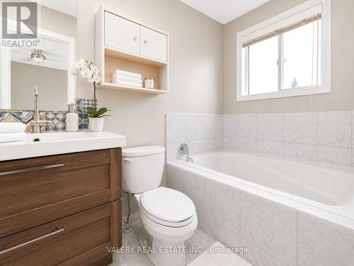 Primary Ensuite - 15 Silktop Trail, Brampton, ON 