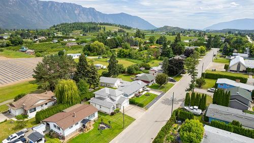 516 25Th Avenue, Creston, BC 