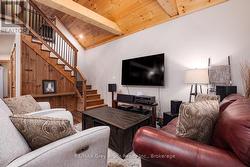 High vaulted ceilings - 