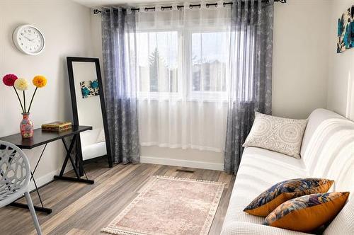 A-1240 Molson St, Winnipeg, MB 