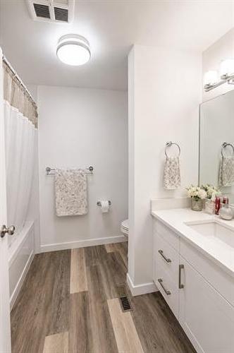 A-1240 Molson St, Winnipeg, MB 